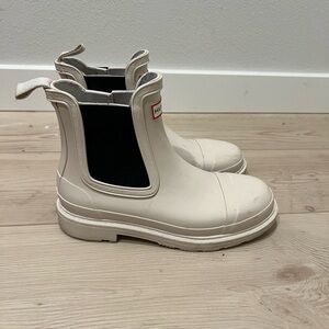 Hunter Women’s Commando Chelsea Rain Boots - Size 7